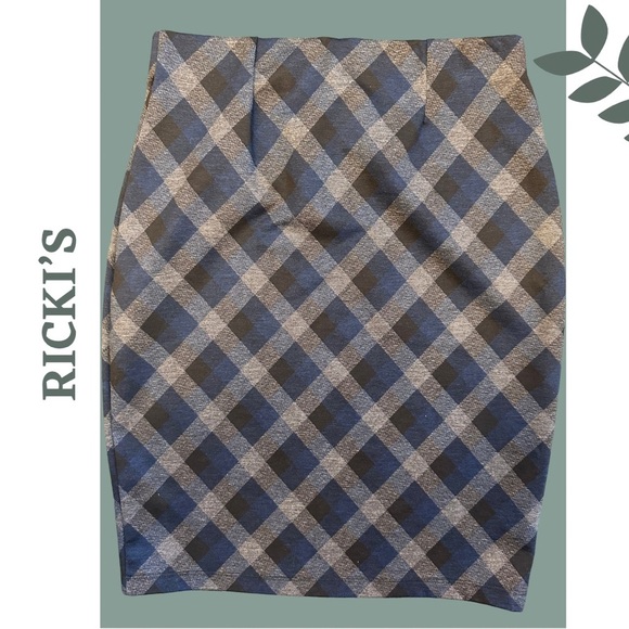 🛍️3/$40 Ricki’s Stretch Mini Skirt Pull On Diamond Pattern Blue Black  Small - Picture 2 of 3